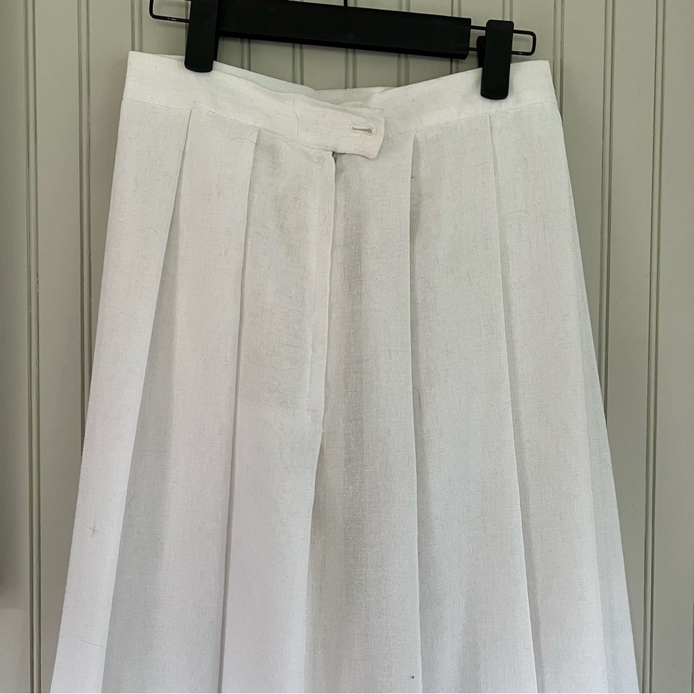 Vintage Saks White Linen Full Skirt with Embroidered Hemline - Picture 3 of 6